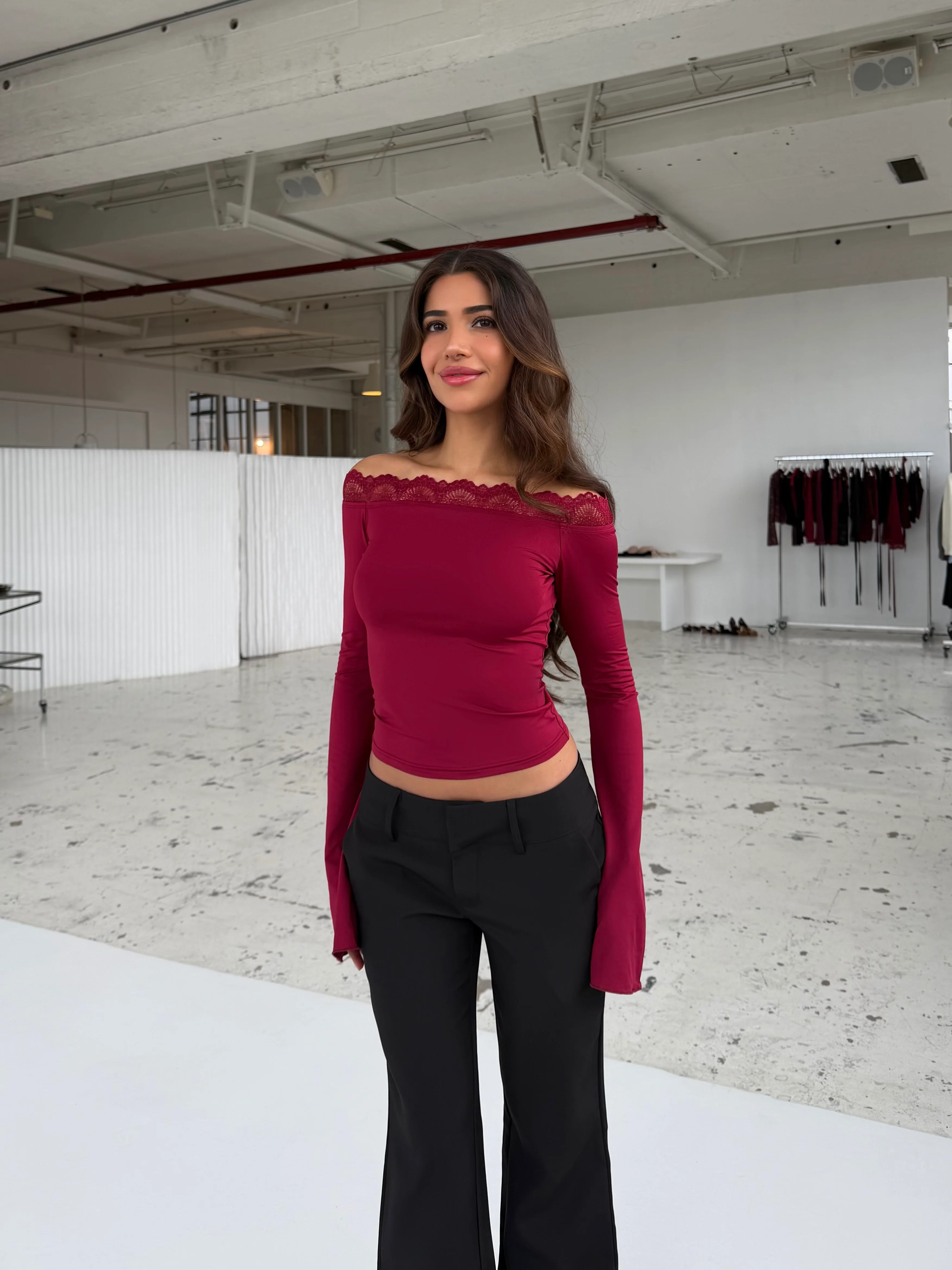 Bari Basic Lace Top – Dunkelrot - Image 3