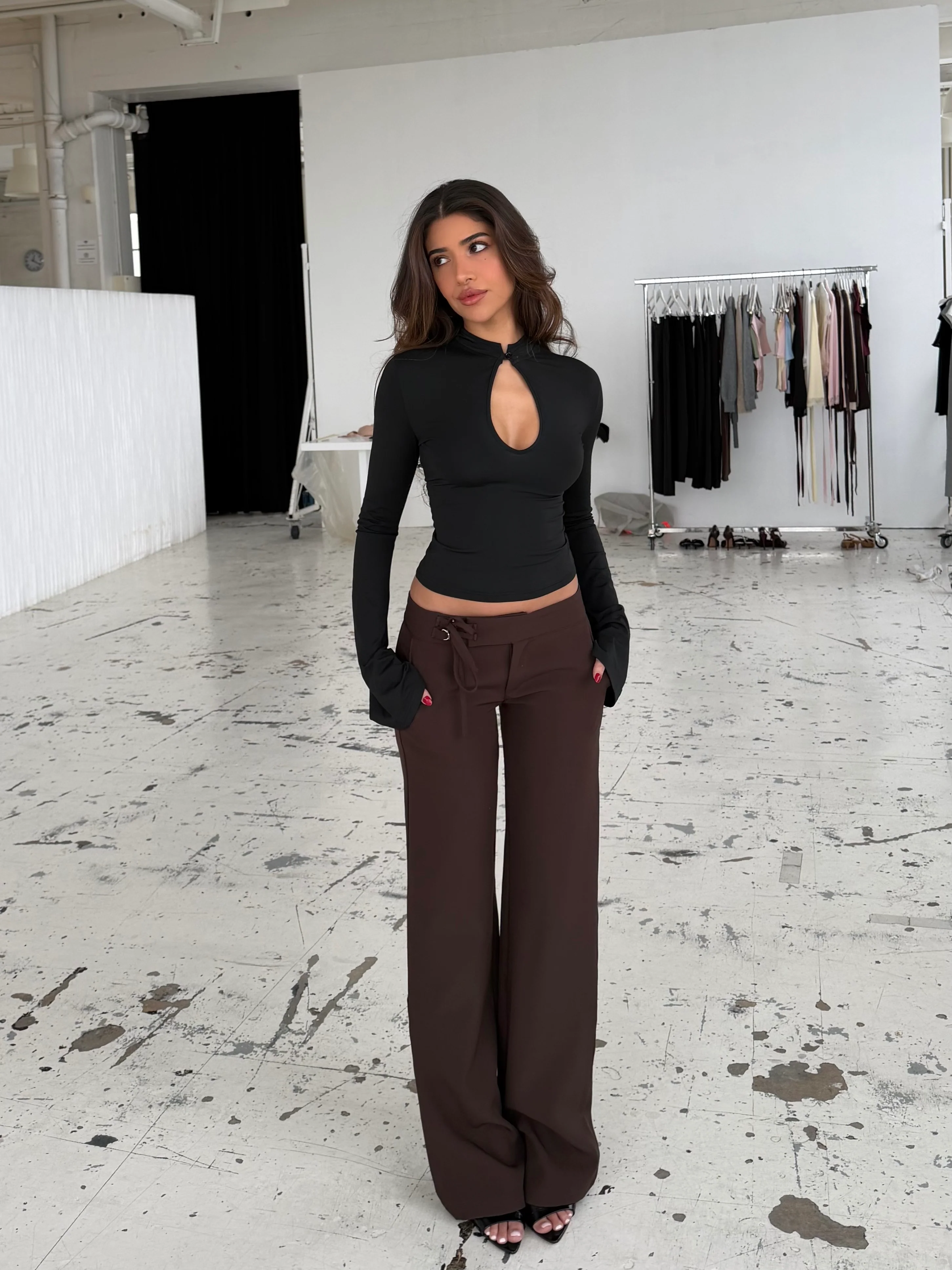 Buckle Low Waist Hose - Dunkelbraun - Image 2