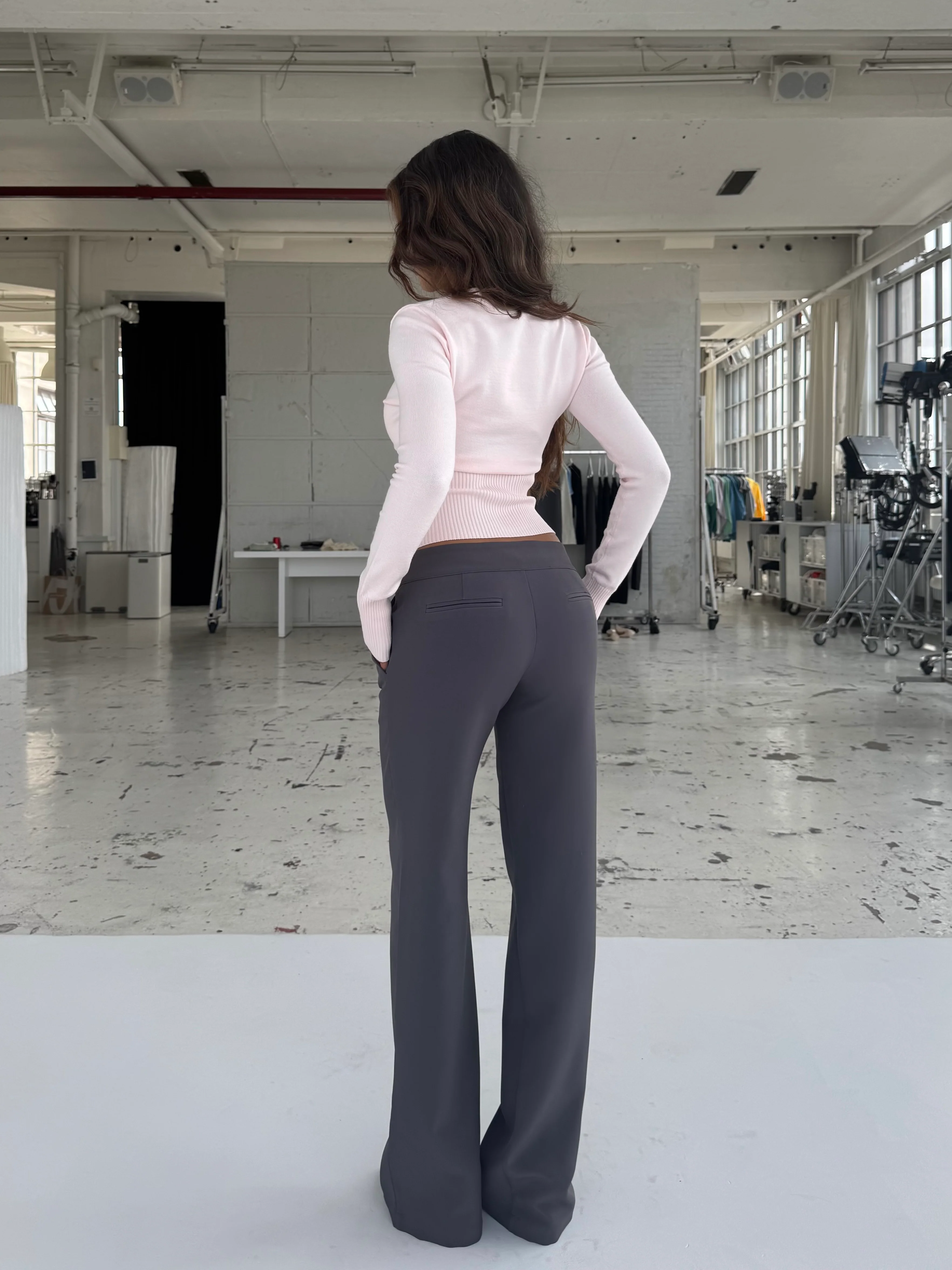 Buckle Low Waist Hose – Dunkelgrau - Image 2