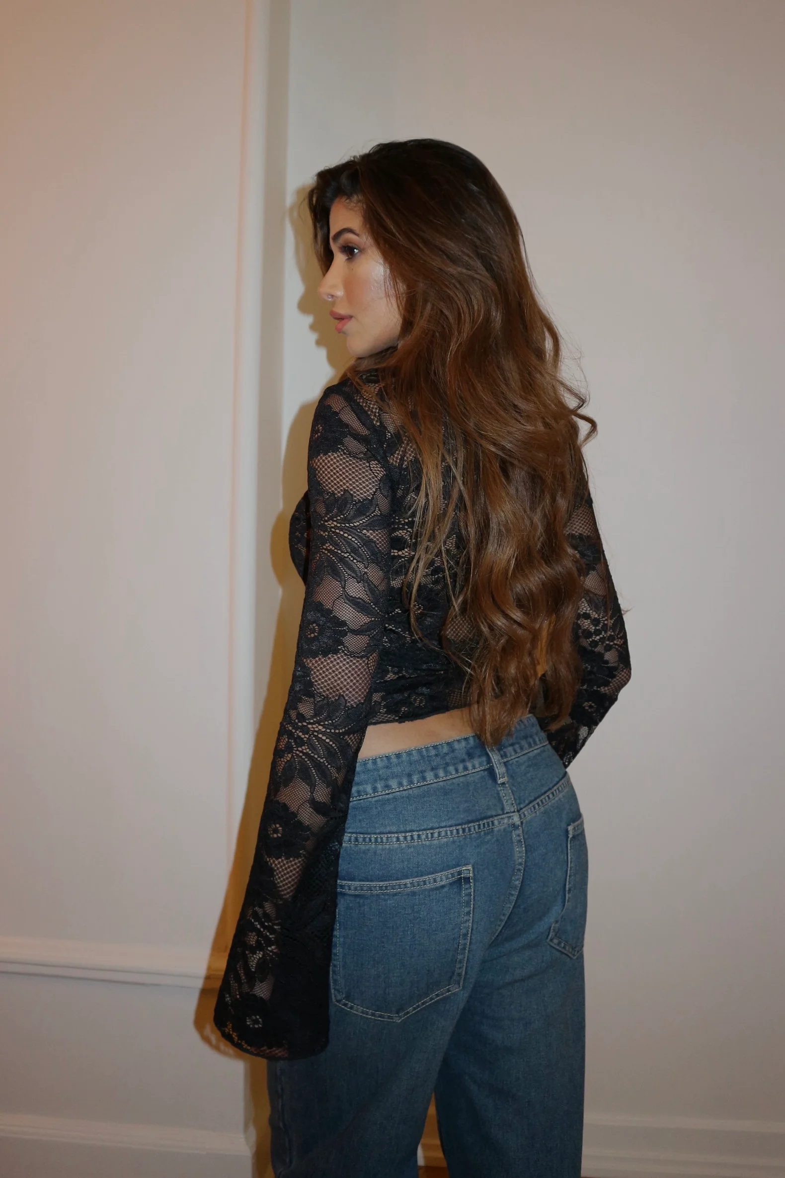 Cut lace top  - schwarz - Image 3