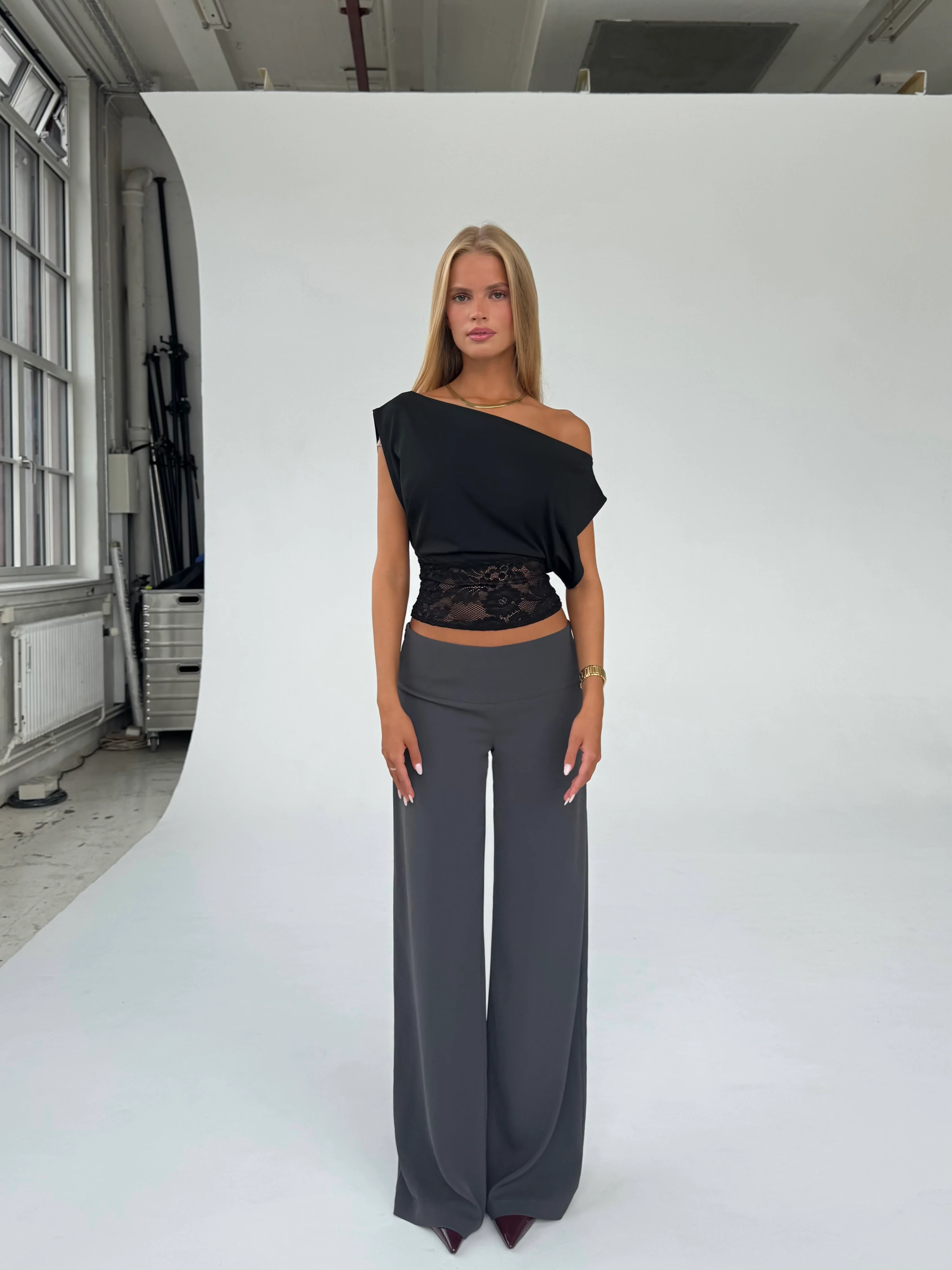 Flowy Low Waist Hose - Dunkelgrau - Image 2