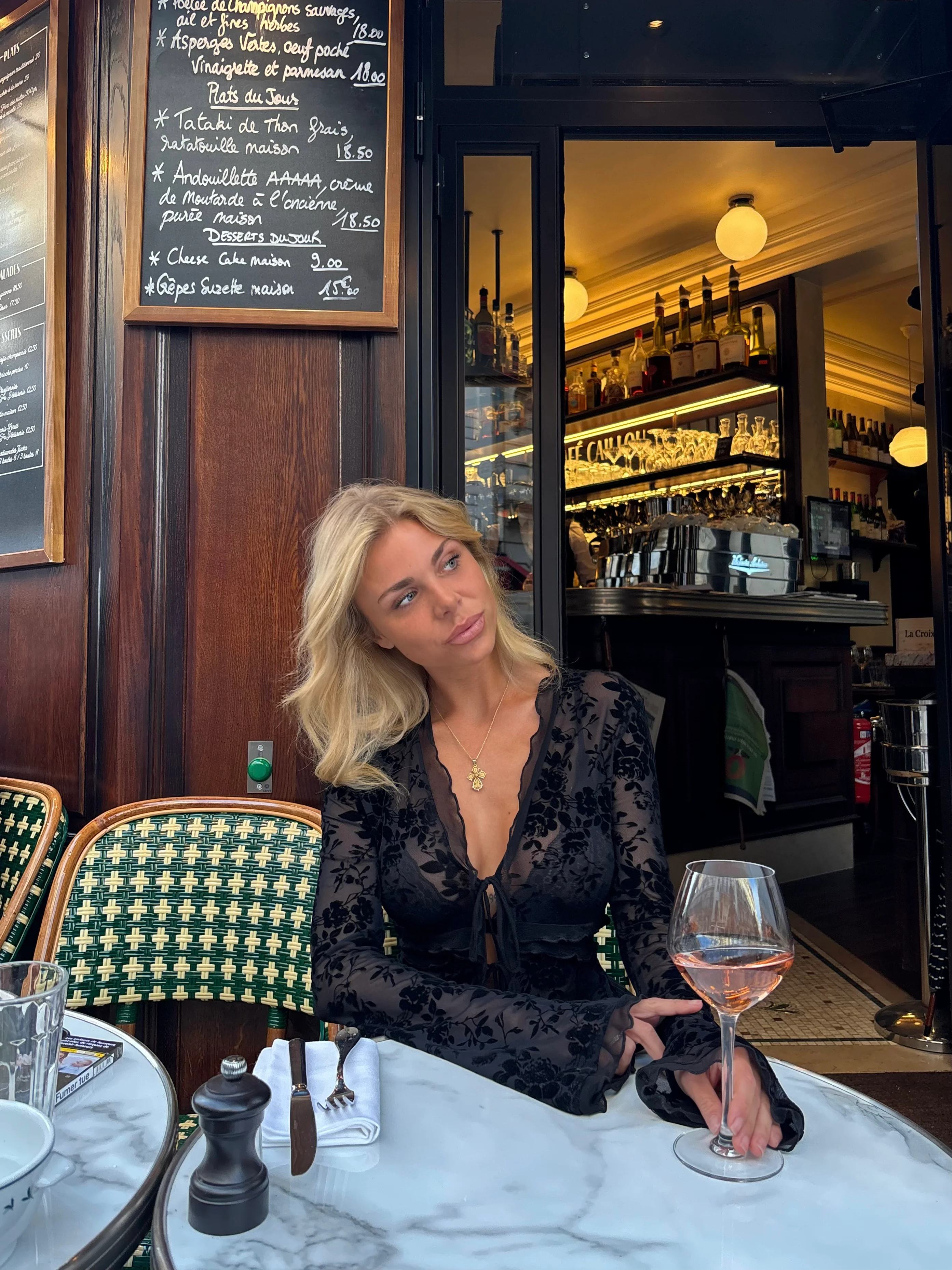 Lola Rose Top - Schwarz