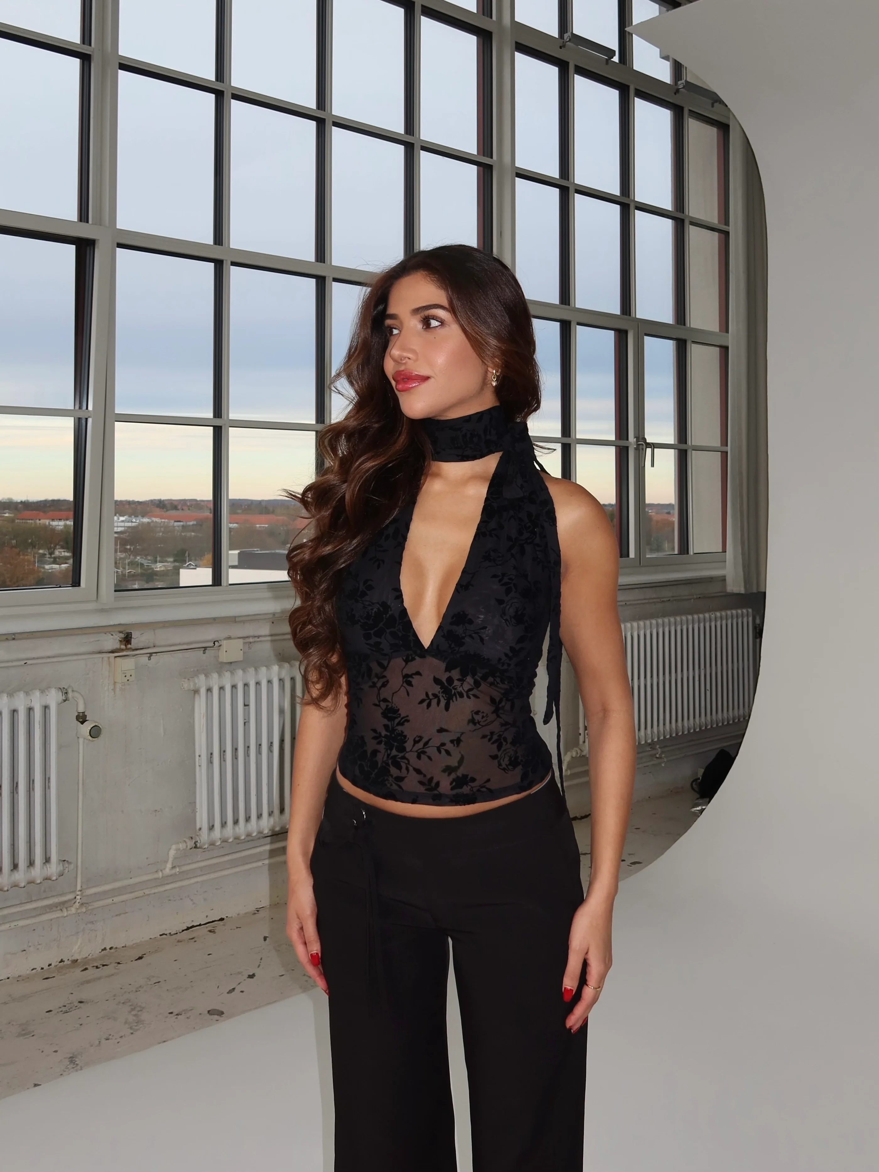 Mila Multi Rose Top – Schwarz - Image 2