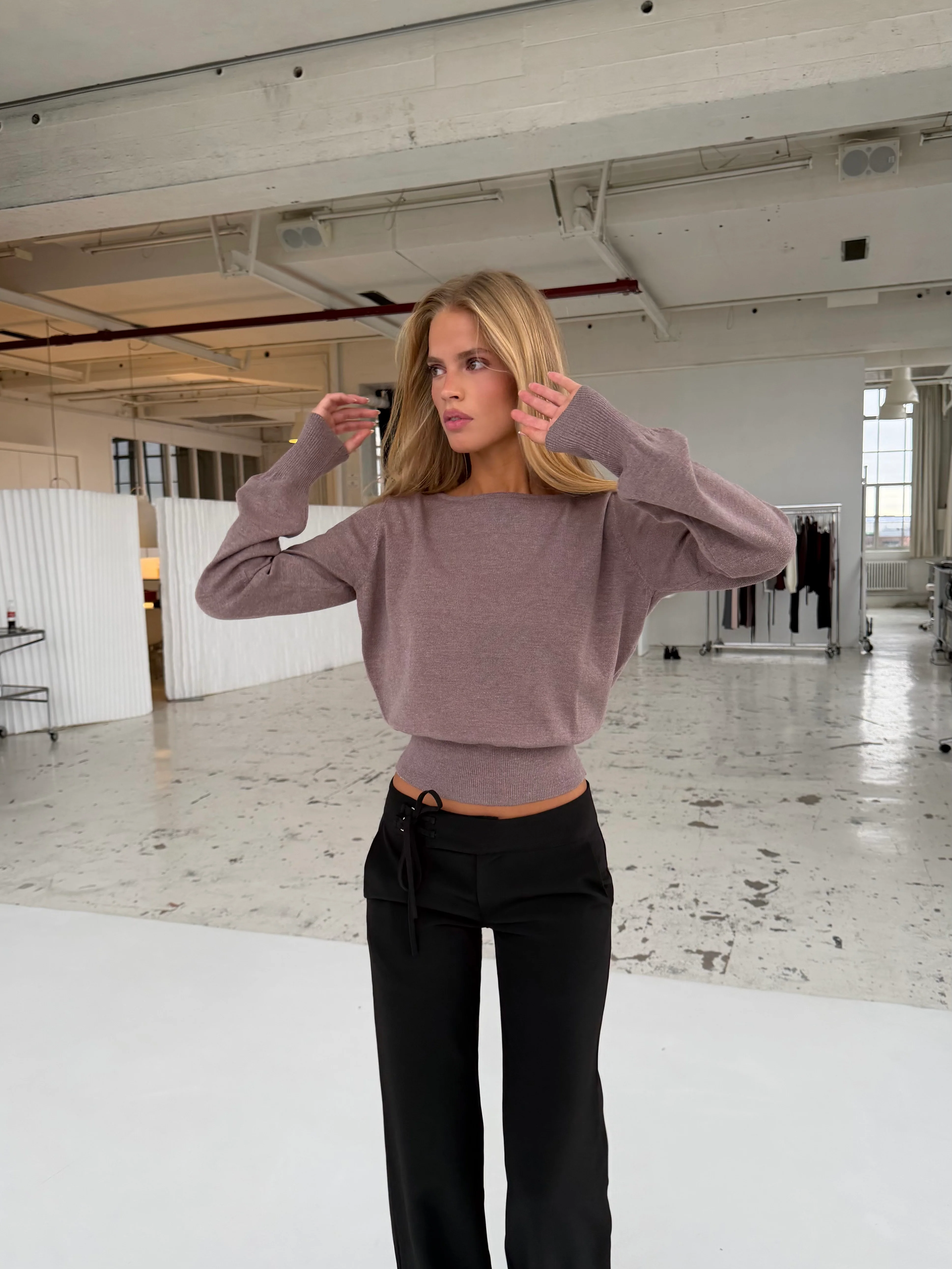Open back knit top – hellbraun - Image 2