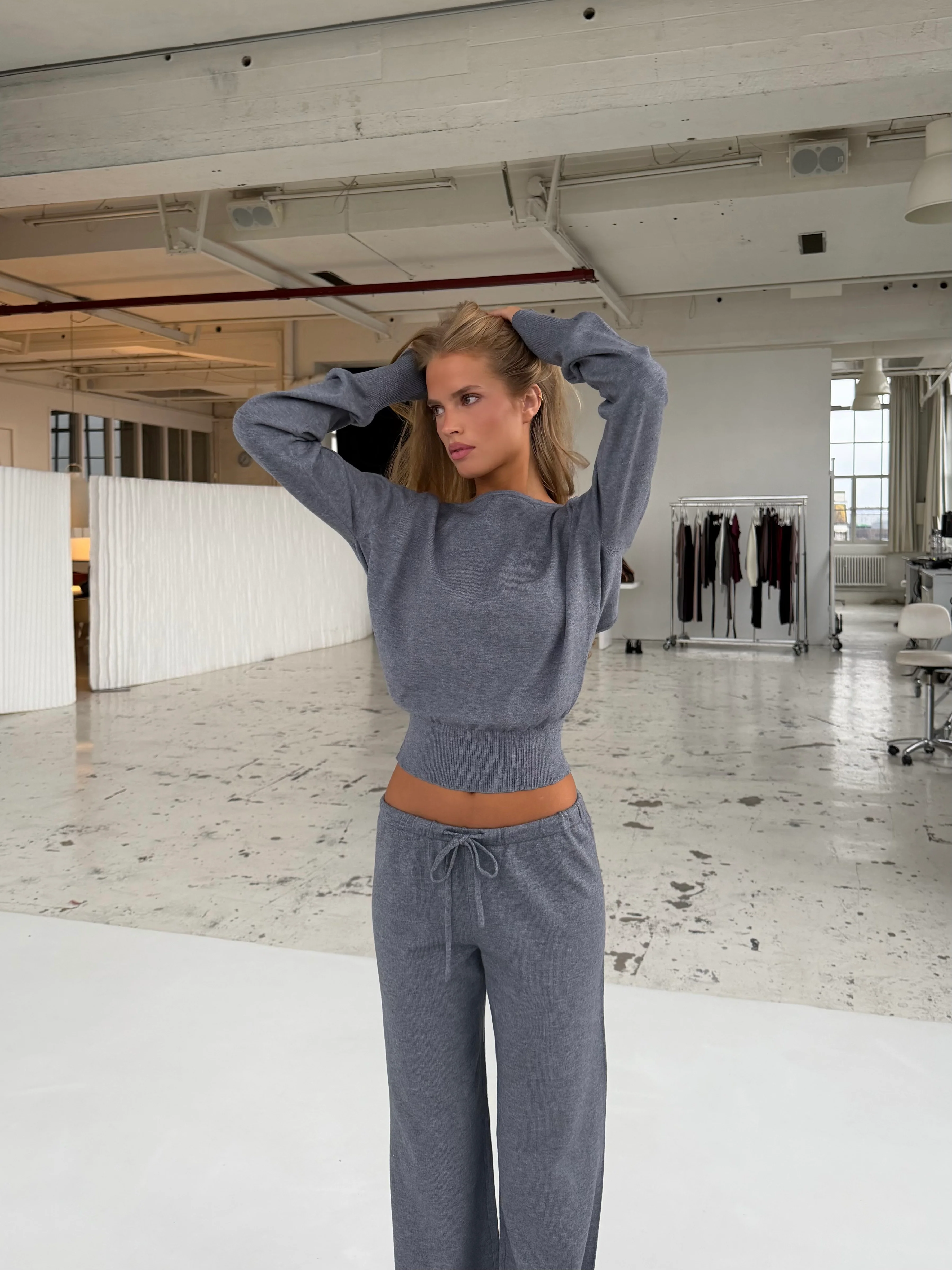 Open back knit top – melierter Grau
