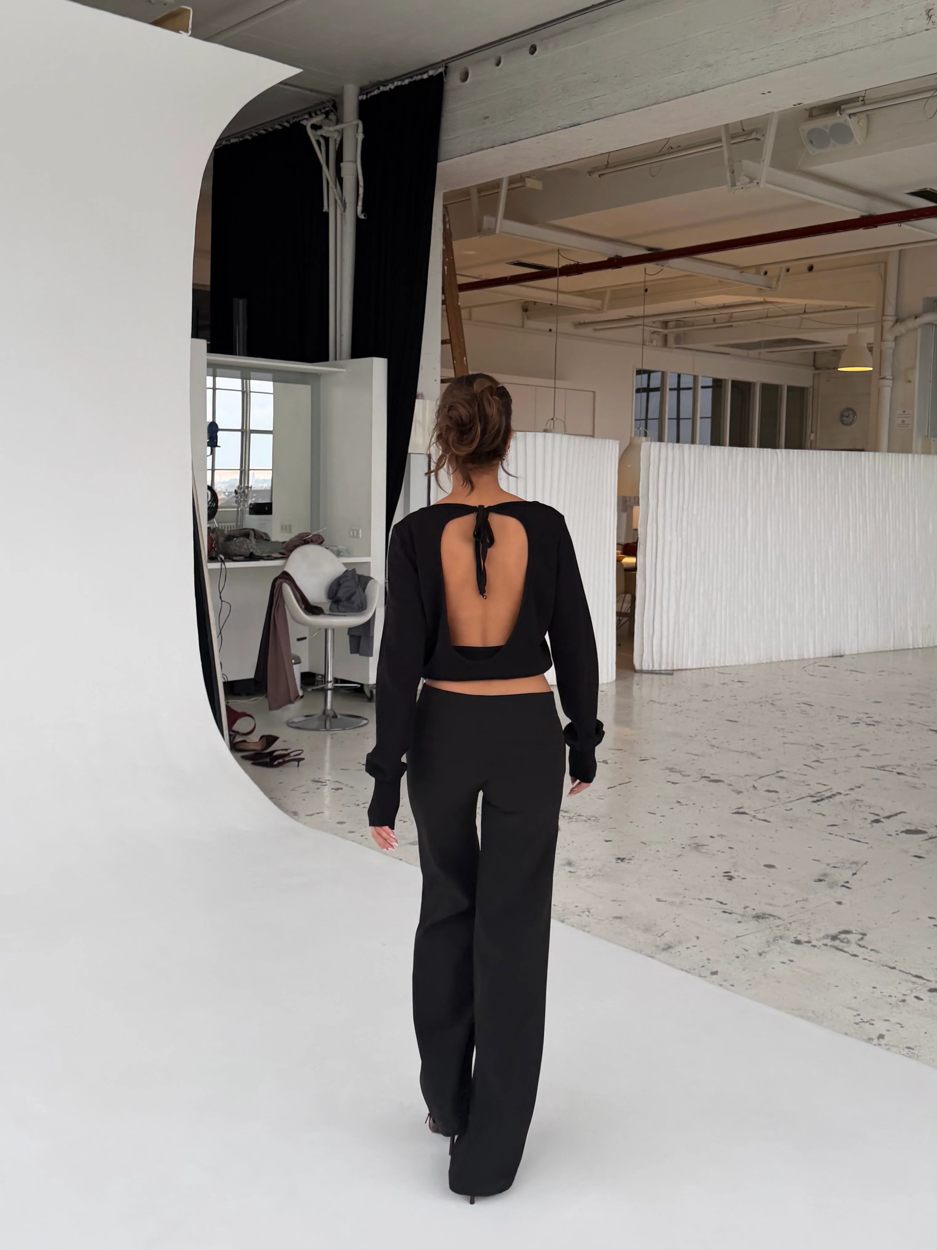 Open back knit top – Schwarz