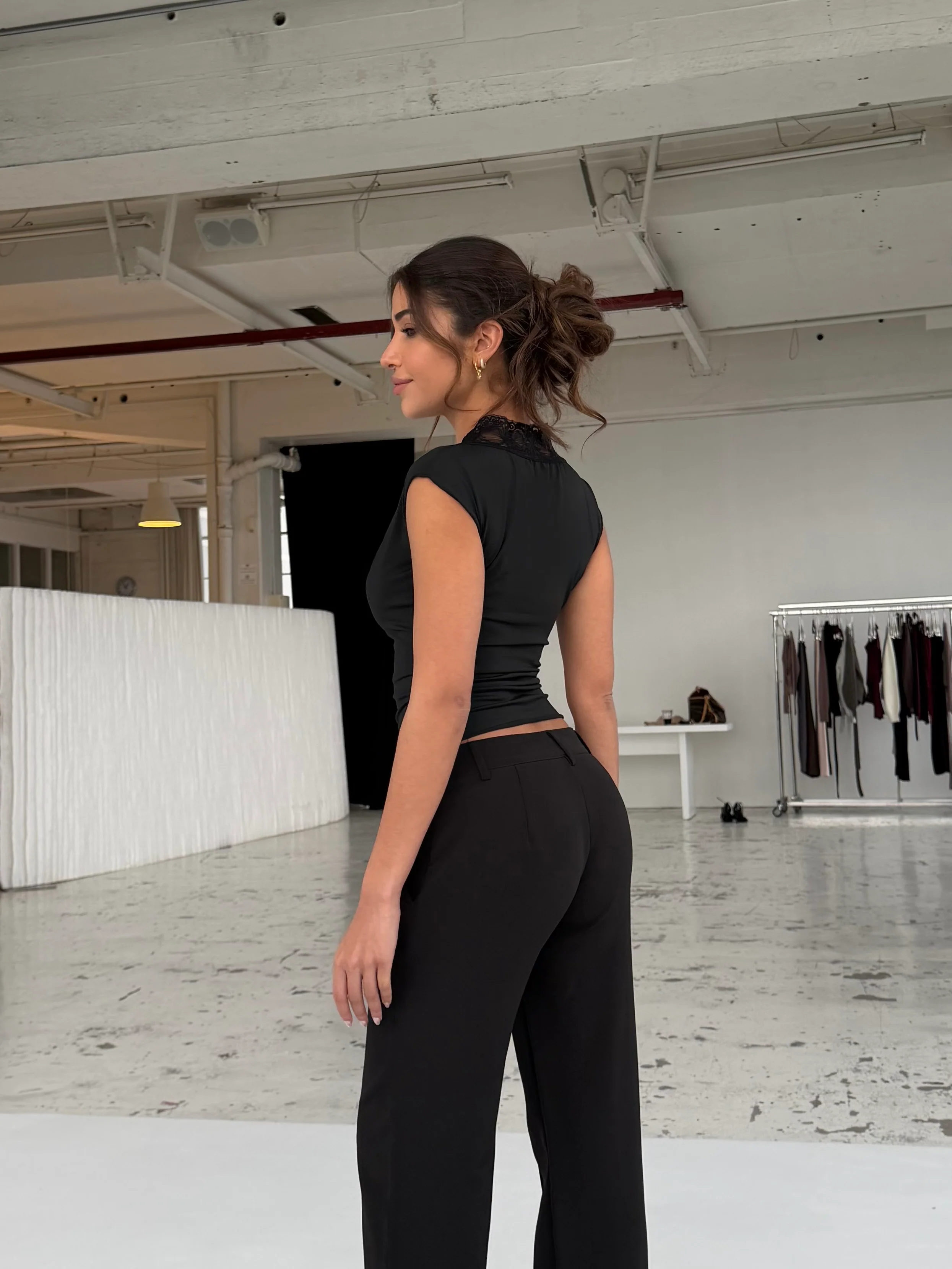 Pretty Luna Basic Top - Schwarz - Image 2