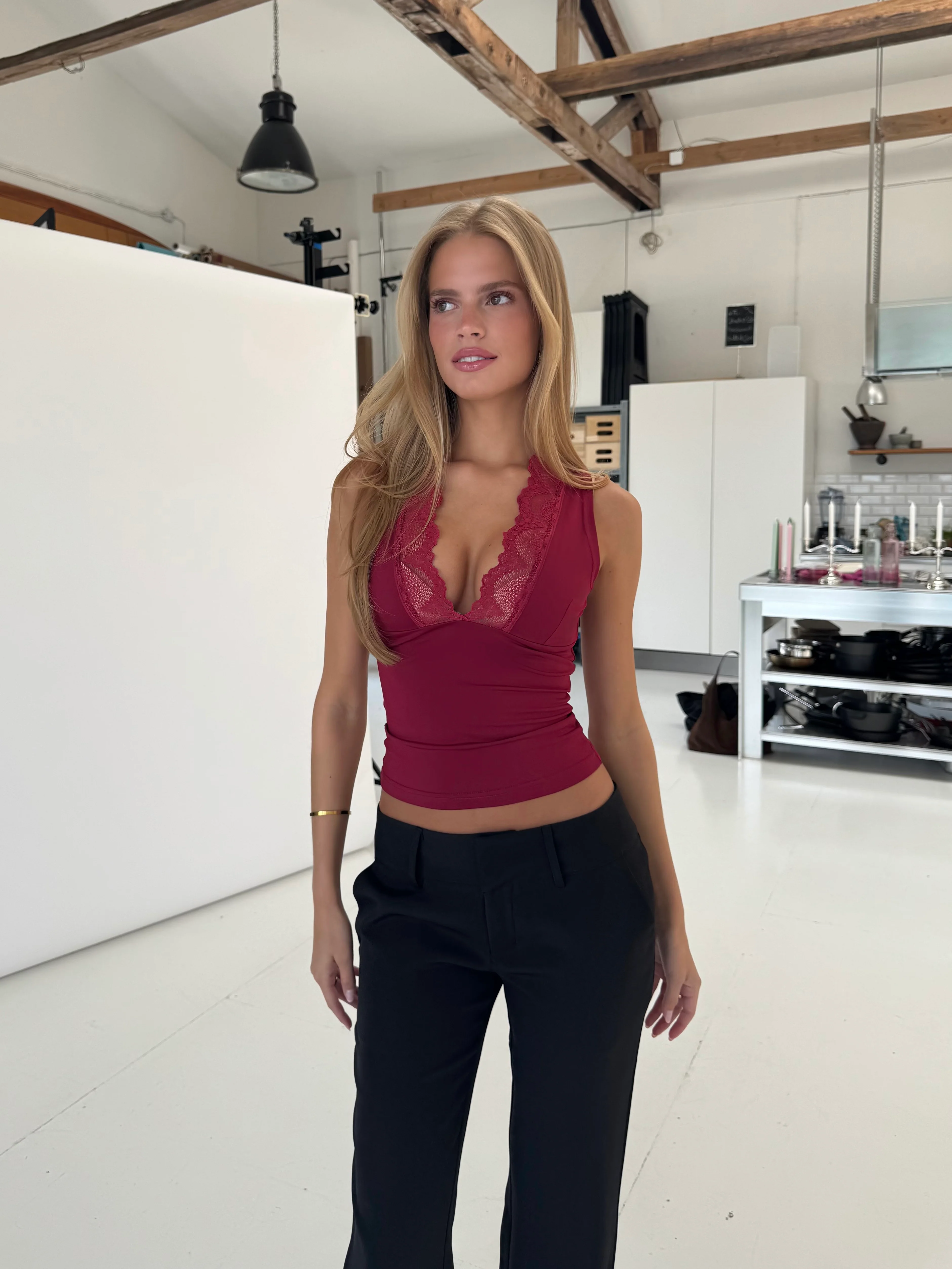 Lucia Basic Lace Top - Dunkelrot