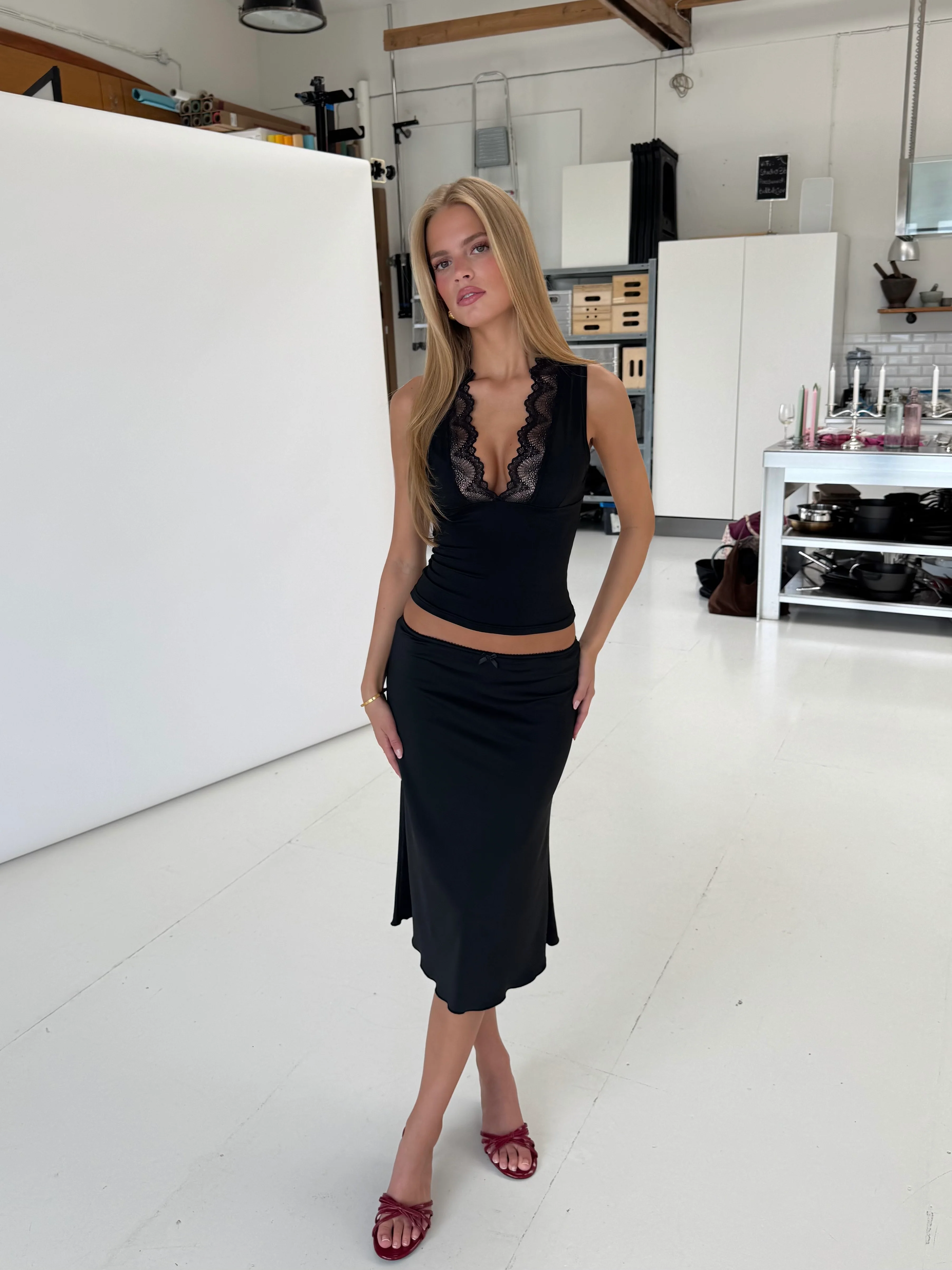 Lucia Basic Lace Top - Schwarz - Image 5