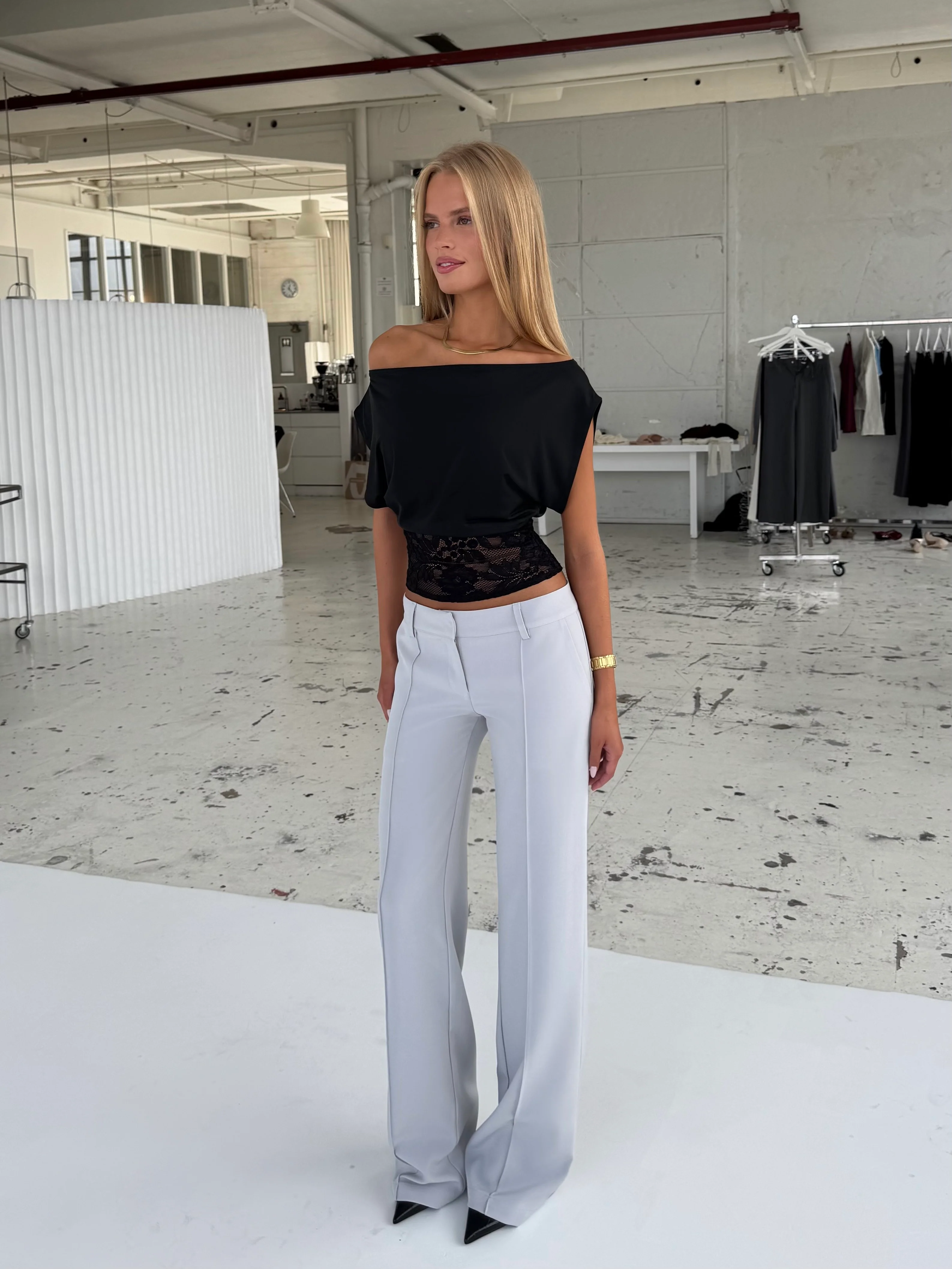 TALL Vera Wide Low Waist Hose – Hellgrau